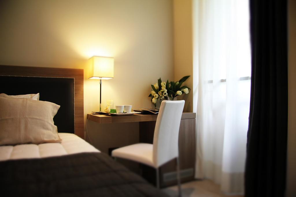 Hotel Zara Milano Phòng bức ảnh